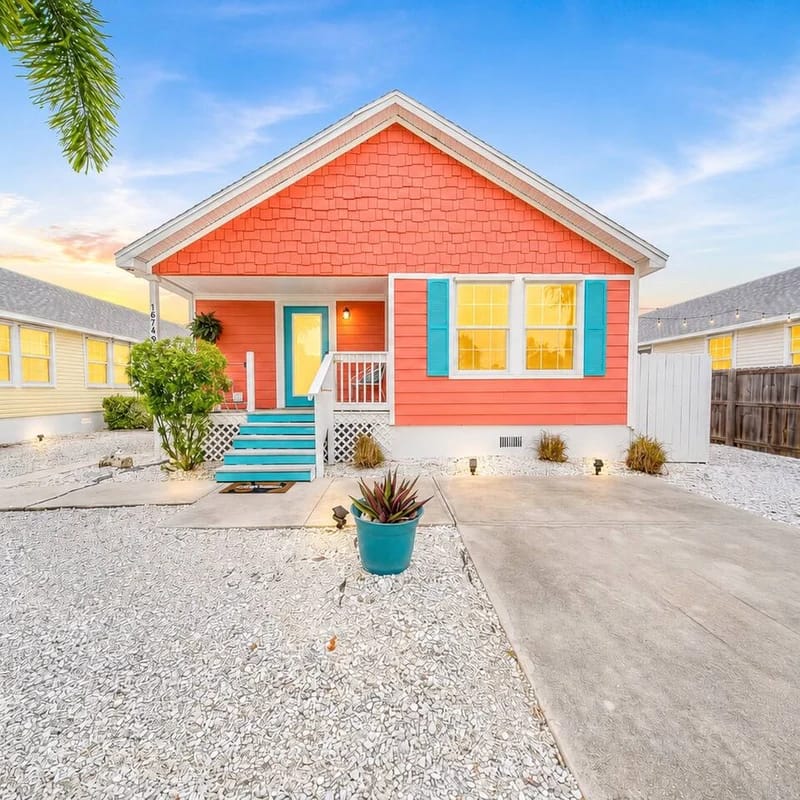 Cozy Coral Cottage